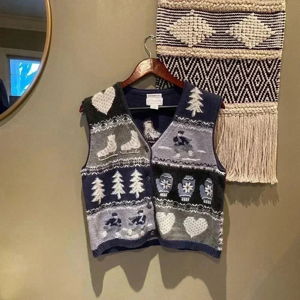 CHRISTOPHER & BANKS 90s WINTER WONDERLAND VEST